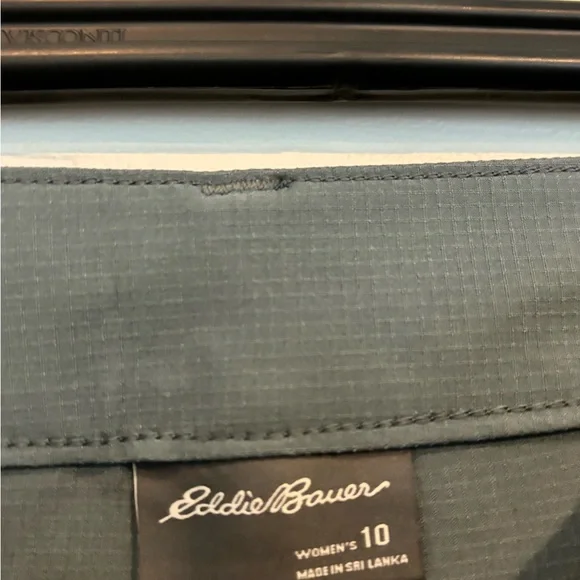 Eddie Bauer ripstop Capri New With Tags size 10 steel grey - Picture 3 of 4